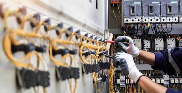 Professional Electrician technician working in Oak Grove, MS